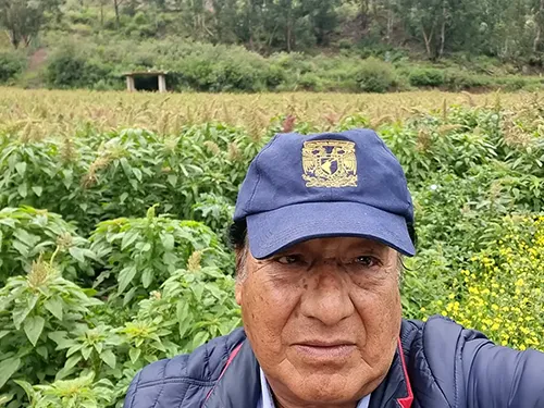 Dr. Mujica en Cusco, Perú
